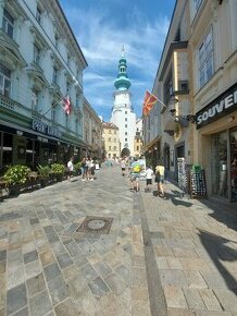 BEZ PROVÍZIE- kancelárske a obchodné priestory centrum Staré