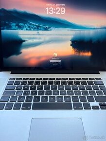 MacBook Pro 15,4 i7