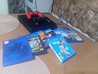 PS4 + hry a dva ovládače