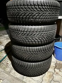 Zimné pneu 215/55 R16 NOKIAN + disky a puklice Citroën