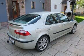 Predám Renault Laguna 2 na náhradné diely len vcelku