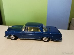 Corgi toys Mercedes 220 coupe