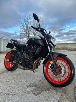 Yamaha MT 07 - 1