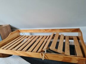 polohovací posteľ z masívu