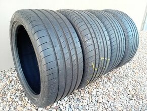 Zánovná sada 245/40R19 + 275/35R19 GoodYear RFt