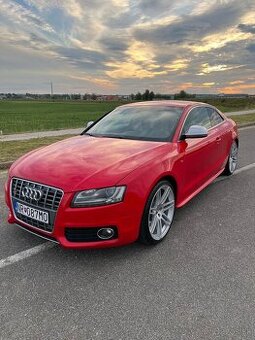 Audi S5 4.2 V8 manuál