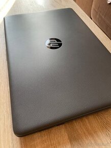 15,6” HP 250 G7