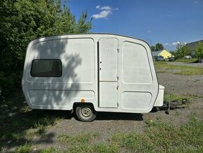 Karavan a360 1984