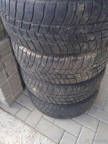 predam 4ks zimnych gum 205/55 R16