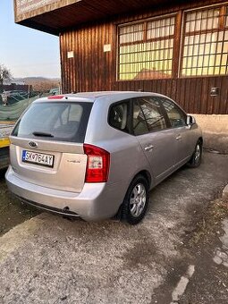 Kia carens 2.0 tdi na diely