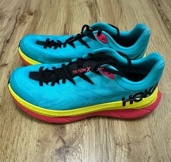 Hoka Tecton X