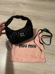 Miu Miu mini Wander matelassé kabelka - čierna (MM3)