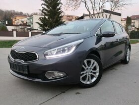 Kia Cee'd 1.6 CRDi Active, r.v. 9/2015, šedá metalíza, ťažné