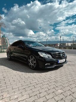 Mercedes E500 coupe 5.5 285KW 85000km