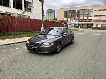 Volvo S60 D5 MY2006 manuál - 1