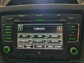 PREDAM AUTORADIO SKODA BOLERO dotykové