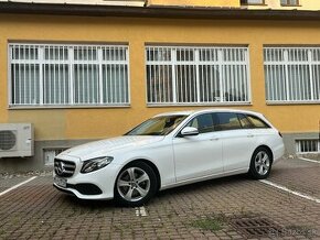 Mercedes Benz E200 Combi - 1