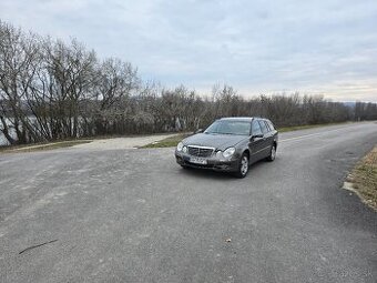 Mercedes-Benz W211 E220 CDI Avantgarde A/T