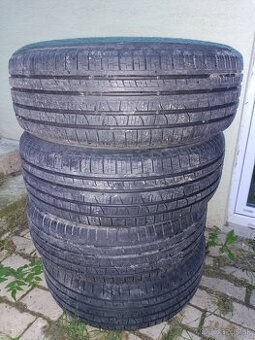 Celorocne pneumatiky Pirelli 215/65 R16