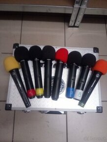 Bezdrôtové mikrofóny Shure a Akg