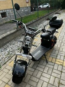 Elektrická kolobežka na štýl Harley