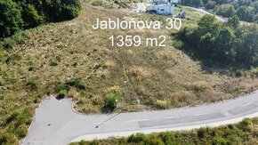 Stavebný pozemok Jabloňová ul. výmera 1359m2