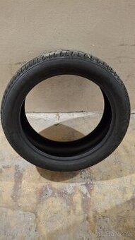 Pneu 245/45 R20