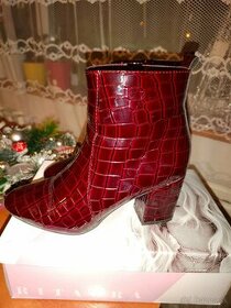 dámske krásne červené lesklé topánky č. 36 25 eur
