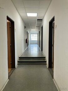 Prenájom kancelárií o výmere 2x 32 m2, s parkovaním, Stupava - 1