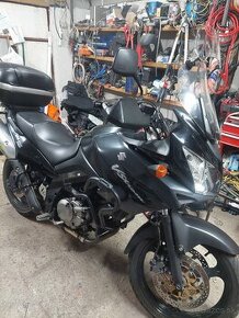 Suzuki DL650V-strom - 1