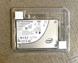 Intel SSD 240GB D3-S4510 Series