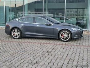 Tesla P90D model S , 568kW, odpočet DPH