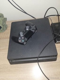 Predám ps4 500gb