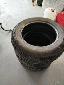 Michelin 215/65R17