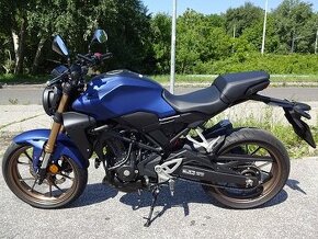 Predám motocykel Honda CB300R