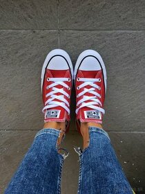 Červené tenisky Converse