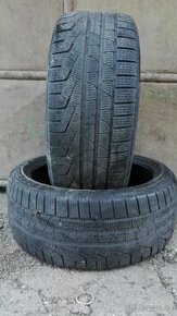 Predám 2-Zimné pneumatiky Pirelli scottozero 245/40 R20