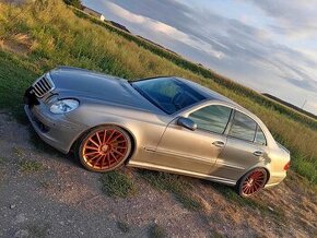 Mercedes E320