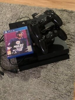 Ps4 dva ovládače jedna hranabijacia stanica na ovládače