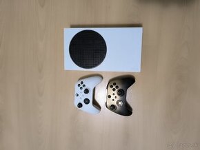 Xbox series S + 2 ovládače