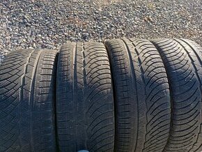 Predam 4ks pneu 225/40/r18 zimne 92V Michelin