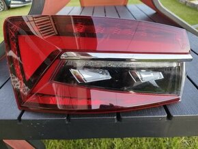 Zadné svetlo na Škoda Superb 3 kombi
