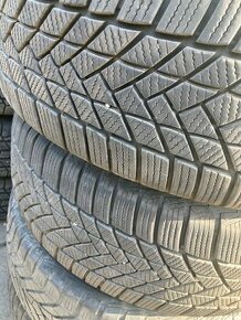 Predam zimnu sadu 215/60r16