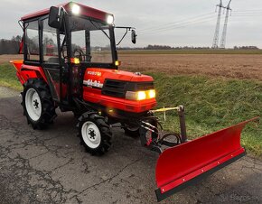 Japonský traktor KUBOTA GL 23 Diesel 3 válec, 23HP