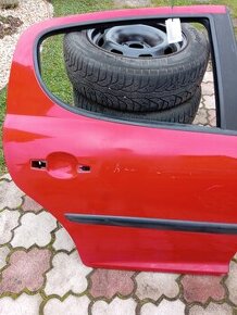 Zimné pneumatiky , pravé zadné dvere Peugeot 207