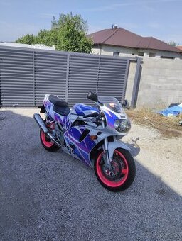 Suzuki Gsxr 750w