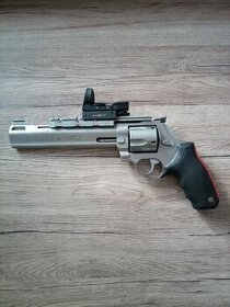 Taurus Raging Bull