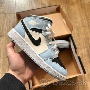 Air Jordan 1 Mid Ice Blue