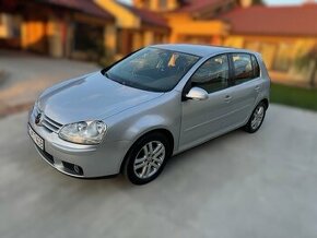 Volkswagen Golf V 1.6 benzin Automat 5-dverový