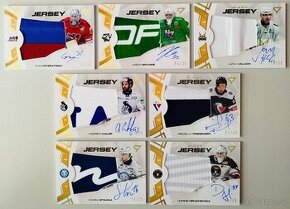 Hokejové kartičky TIPOS EXTRALIGA 24/25 GIANT JERSEY AUTO/25